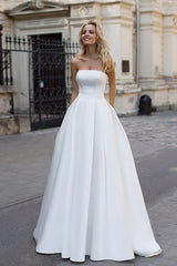 Simple Strapless White A Line Zipper Up A Line Princess Wedding Dress