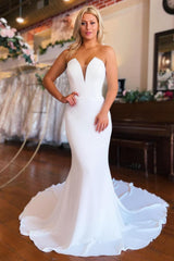 Simple White Boho Mermaid Long Sleeveless Wedding Dress