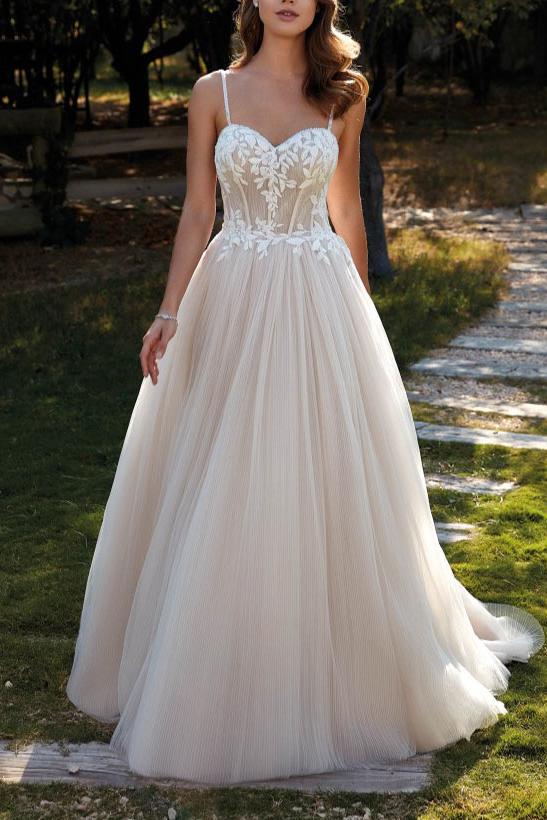 Sleeveless Sweep Train Tulle Wedding Dress With Appliques Lace