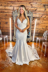 Spaghetti Straps Wedding Dress Mermaid Sequined Bridal Gown with Lace Appliques