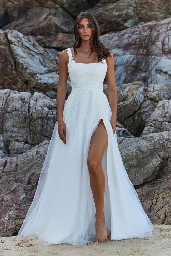 Square Neckline Sleeveless A Line Tulle Wedding Dress With Appliques Lace