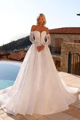 Sweetheart A Line Wedding Dress Beaded Lace Appliqued Bridal Gown with Gloves