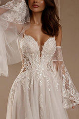 Sweetheart Court Train Wedding Dress With Appliques Lace