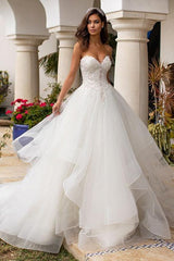 Sweetheart Lace/Tulle Wedding Dress With Cascading Ruffles