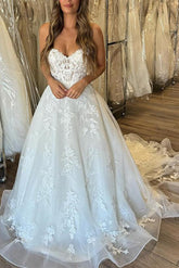 Sweetheart Sleeveless A Line Court Train Lace/Tulle Wedding Dress