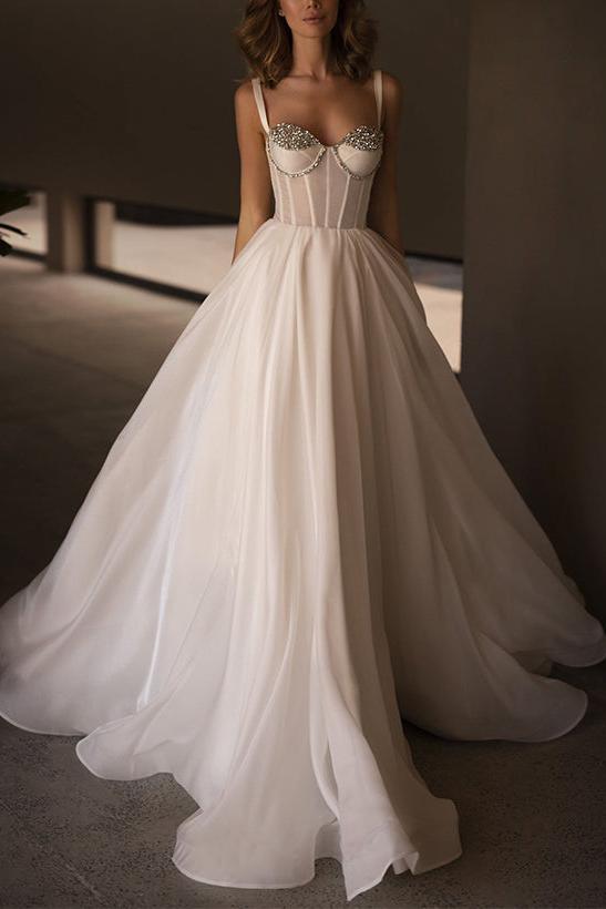 Sweetheart Sleeveless Organza Wedding Dress With Rhinestone