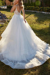 Sweetheart Sleeveless Sweep Train Tulle Wedding Dress With Lace