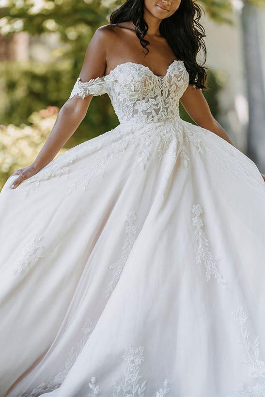 Sweetheart Sleeveless Sweep Train Wedding Dress