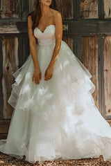 Sweetheart Sleeveless Tulle Wedding Dress with Appliques Lace