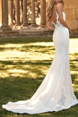 V Neck Sleeveless Court Train Elegant Wedding Dress With Appliques Lace