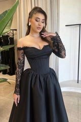 Vintage A Line Satin Sweetheart Sleeve Black Prom Dress Formal Dress With Appliques