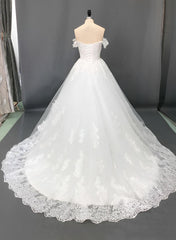 Vintage Ball Gown Wedding Dress Off The Shoulder Short Sleeves Tulle Lace Court Train