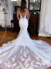 Vintage Tulle Wedding Dress with Appliques Lace Trumpet/Mermaid V Neck