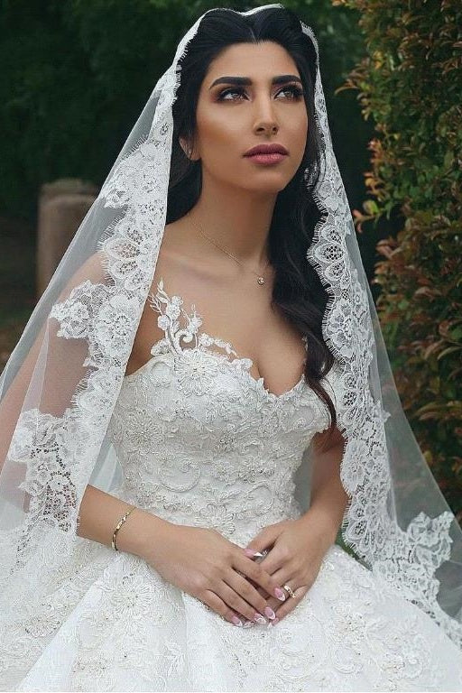 White Short Lace Wedding Veil