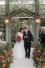 White Wedding Dress A Line Lace Strapless Off The Shoulder Sleeveless Ball Gown Tulle Bridal Gown