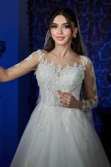White Wedding Dress A Line Sweetheart Long Sleeves Long Tulle Bridal Gown With Appliques