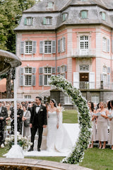 White Wedding Dress Column Sweetheart Sleeveless Lace Beaded Bridal Gown With Detachable Train