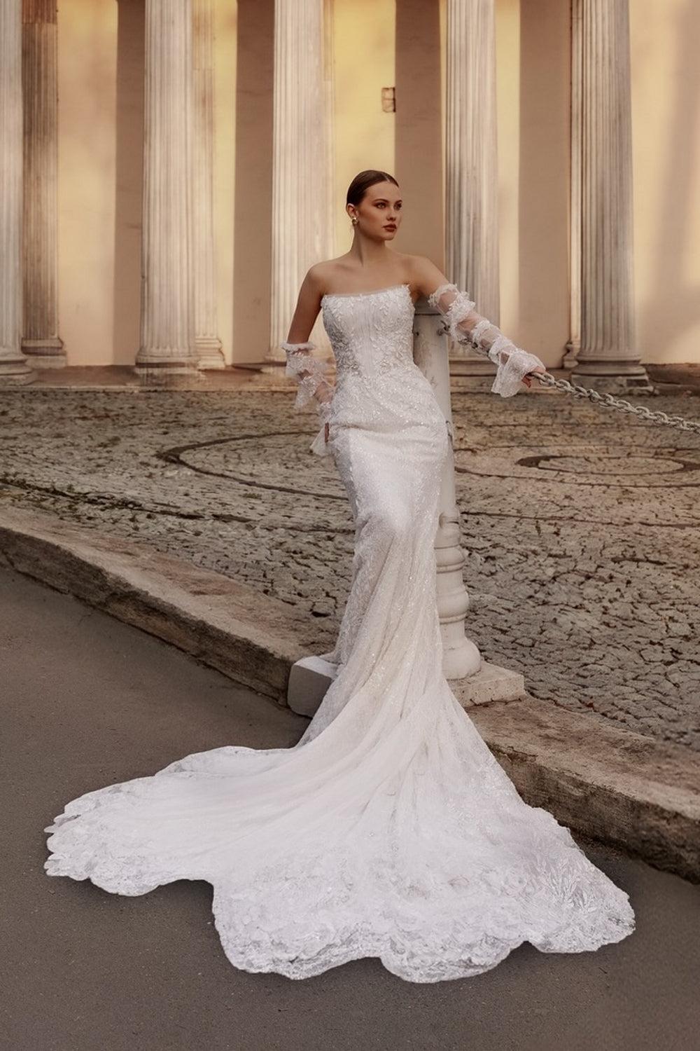 White Wedding Dress Lace Mermaid Strapless Sequined Sleeveless Panel Train Bridal Gown With Appliques