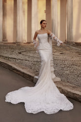 White Wedding Dress Lace Mermaid Strapless Sequined Sleeveless Sweep Train Bridal Gown With Appliques