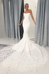 White Wedding Dress Lace Mermaid Sweetheart Strapless Sleeveless Cathedral Train Ruffle Satin Bridal Gown