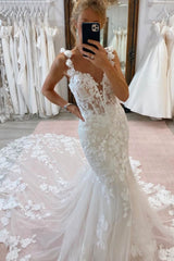 White Wedding Dress Lace Mermaid V Neck Spaghetti Strap Sequined Sleeveless Cathedral Train Tulle Bridal Gown With Appliques