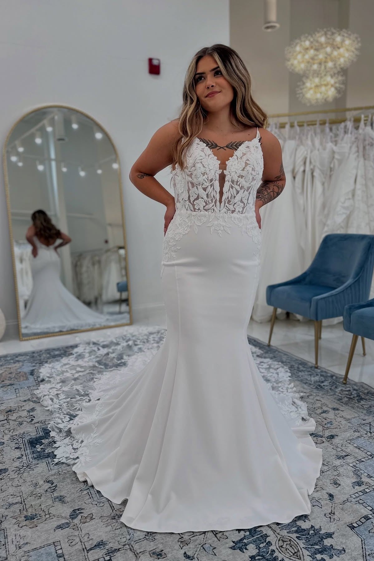 White Wedding Dress Lace Mermaid V Neck Spaghetti Strap Sleeveless Backless Cathedral Train Satin Bridal Gown
