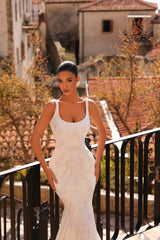 White Wedding Dress Mermaid Spaghetti Straps Sleeveless Lace Beaded Satin Chapel Train Bridal Gown With Appliques