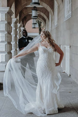 White Wedding Dress Mermaid Sweetheart Spaghetti Straps Sleeveless Beaded Sequined Long Bridal Gown