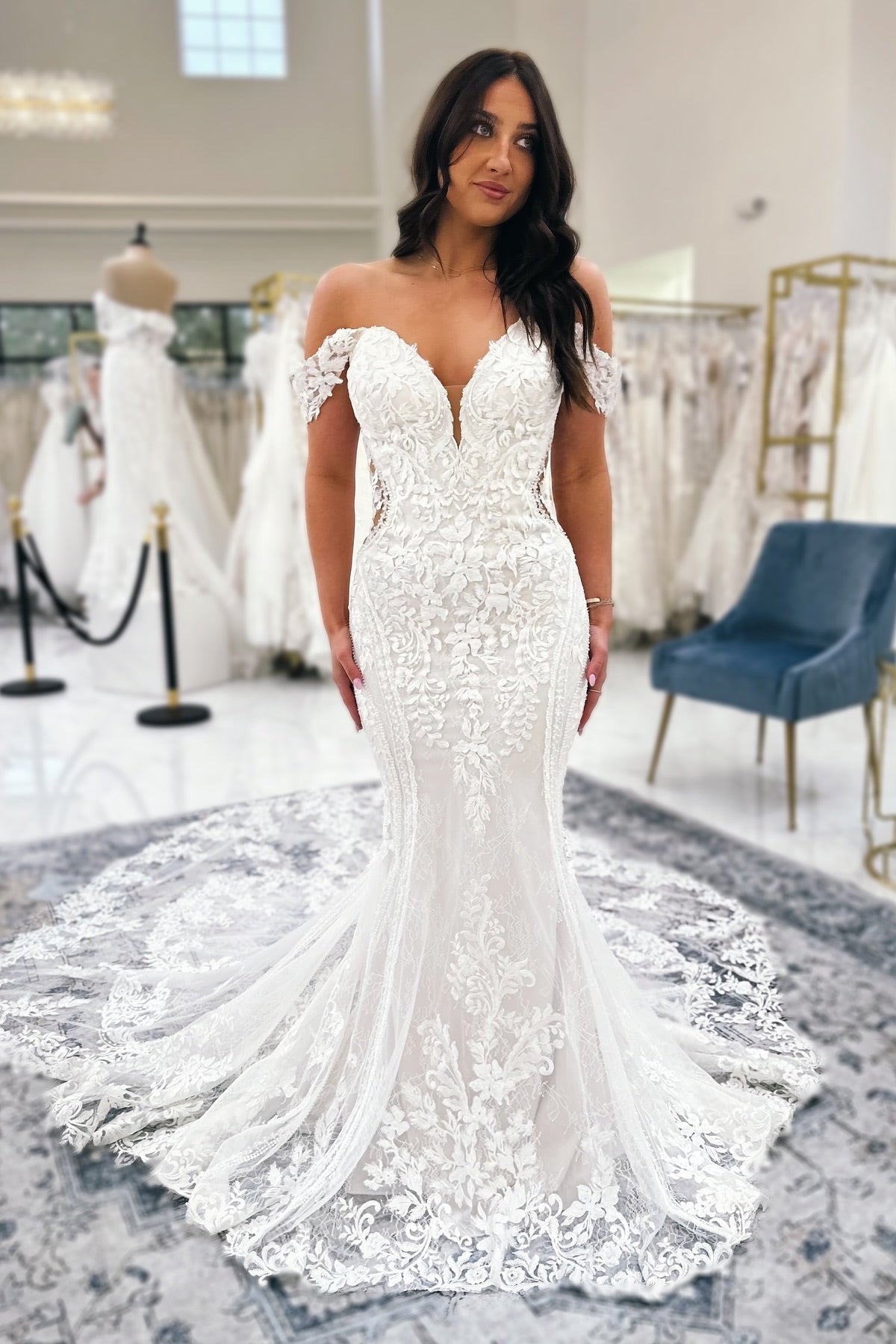 White Wedding Dress Mermaid V Neck Off The Shoulder Lace Cathedral Train Bridal Gown With Appliques