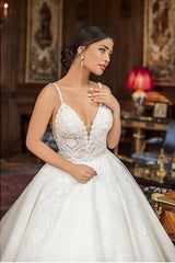 White Wedding Dress Spaghetti Strap V Neck Sleeveless Backless Lace Ball Gown Lace Bridal Gown