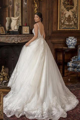 White Wedding Dress Spaghetti Strap V Neck Sleeveless Backless Lace Ball Gown Lace Bridal Gown