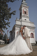 White Wedding Dress Sweetheart Ball Gown Beaded Sleeveless Cathedral Train Tulle Bridal Gown