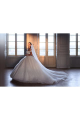 White Wedding Dress Sweetheart Ball Gown Off The Shoulder Sleeveless Lace Up Cathedral Train Tulle Bridal Gown