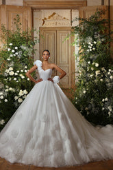 White Wedding Dress Sweetheart Ball Gown One Shoulder Tulle Bridal Gown With Handmade Flowers