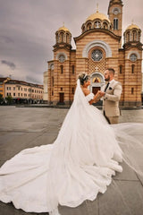 White Wedding Dress Sweetheart Off The Shoulder Ball Gown Beaded Lace Sleeveless Cathedral Train Tulle Bridal Gown