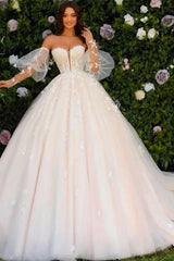 White Wedding Dress Sweetheart Sleeveless Lace Ball Gown Long Tulle Bridal Gown With Appliques