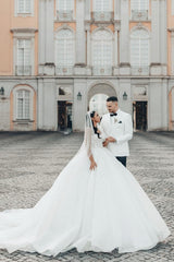 White Wedding Dress Sweetheart Spaghetti Strap Sequined Ball Gown Tulle Bridal Gown With Appliques