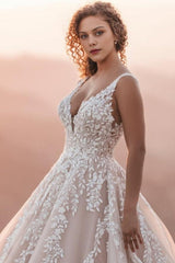 White Wedding Dress V Neck Spaghetti Strap A Line Backless Tulle Lace Bridal Gown With Appliques