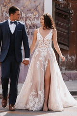 White Wedding Dress V Neck Spaghetti Strap A Line Court Train Tulle Lace Split Bridal Gown With Appliques