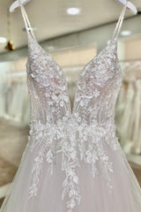 White Wedding Dress V Neck Spaghetti Strap A Line Sleeveless Tulle Bridal Gown With Appliques