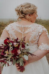 Dreamyannie Plus Size Wedding Dress A Line Bateau Neck Half Sleeve Bridal Gown with Lace