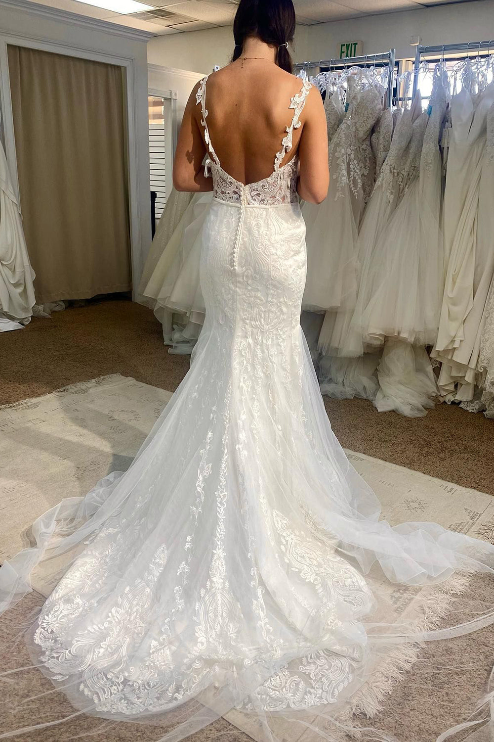 Romantic Tulle Mermaid Spaghetti Straps White Long Wedding Dress with Appliques