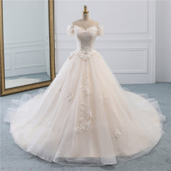 Princess Off-the-Shoulder Tulle Wedding Dress with Lace Appliques