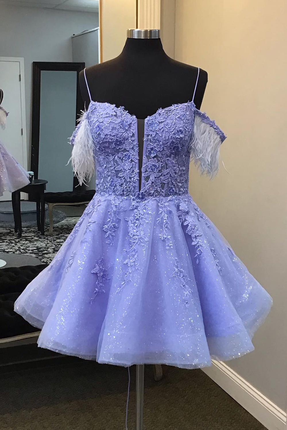 Sparkly Lavender Corset A-Line Lace Short Homecoming Dress With Feathered Detachable Sleeves