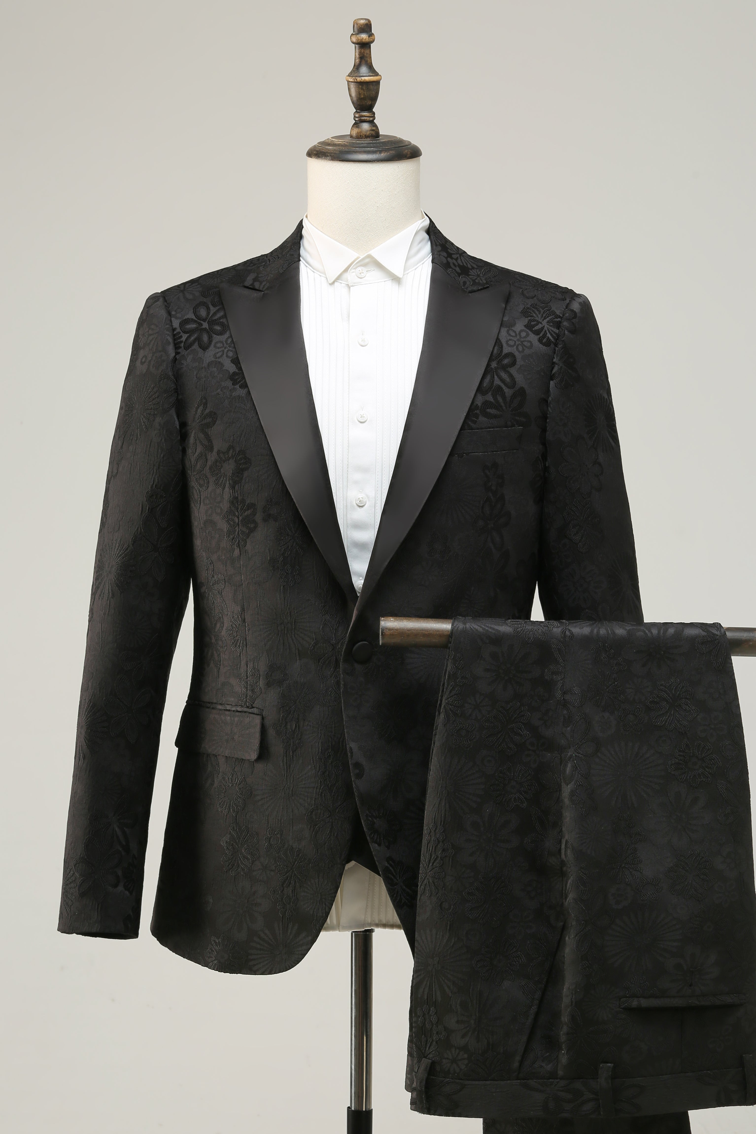 Elegant Dark Blue Peak Lapel Jacquard Men's Prom Suit