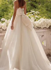 A-Line Princess V Neck Tulle Lace Sweep Train Wedding Dresses With Appliques Lace