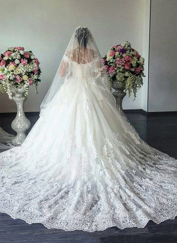 Off-The-Shoulder Tulle Court Train Wedding Dress With Appliques Lace