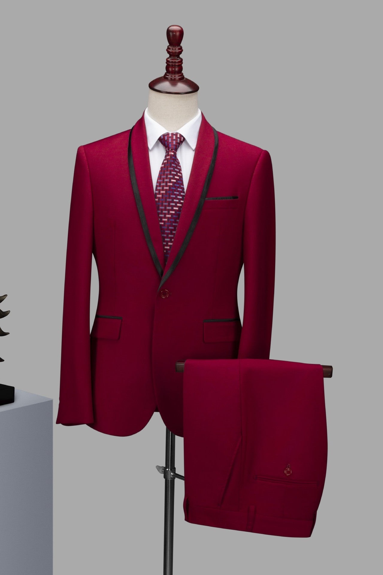 Morden Burgundy Shawl Lapel 2-Piece Men's Prom Suit