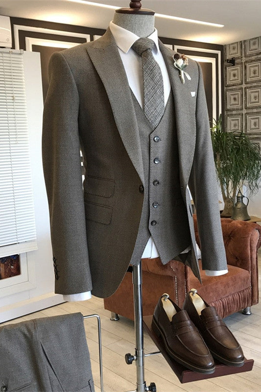 Duke Coffee Three-Piece Peaked Lapel Business Suit