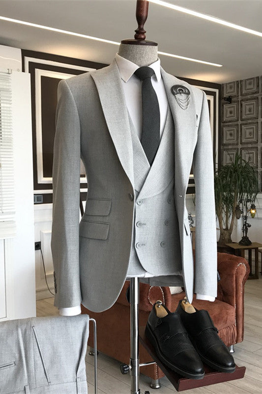 Light Gray Three-Piece Peaked Lapel Business Suit